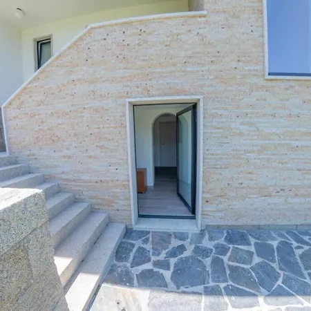 Panoramic Beachfront - Direct Access Villa